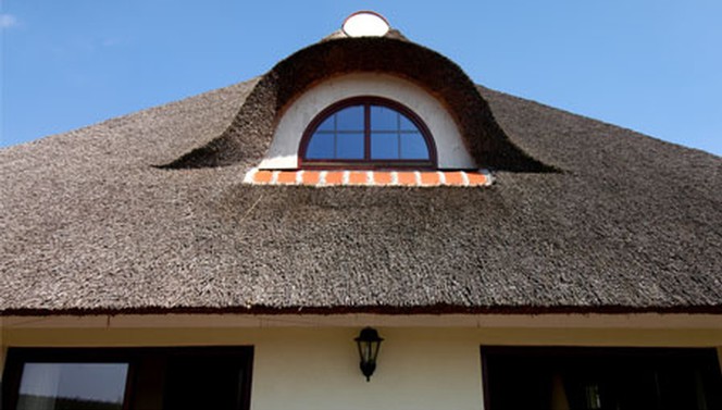 Straw roofing
